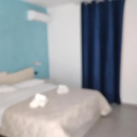 La Dama Bianca Bovo Marina 3* Montallegro