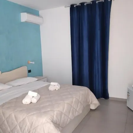 بيت ضيافة La Dama Bianca Bovo Marina مونتاليغرو